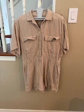 Abercrombie & Fitch Beige Short-Sleeve Utility Romper